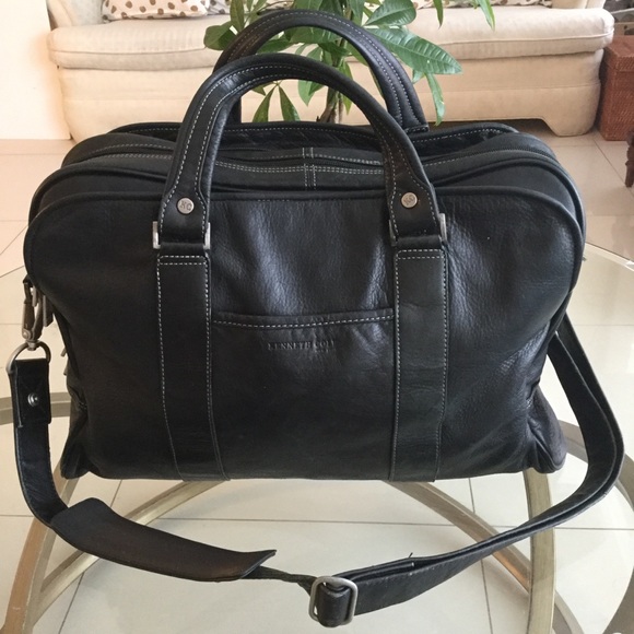 Cole Purses Canada Travel